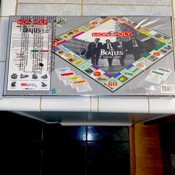The Beatles Collectors Edition Monopoly game - Picture 2 of 3